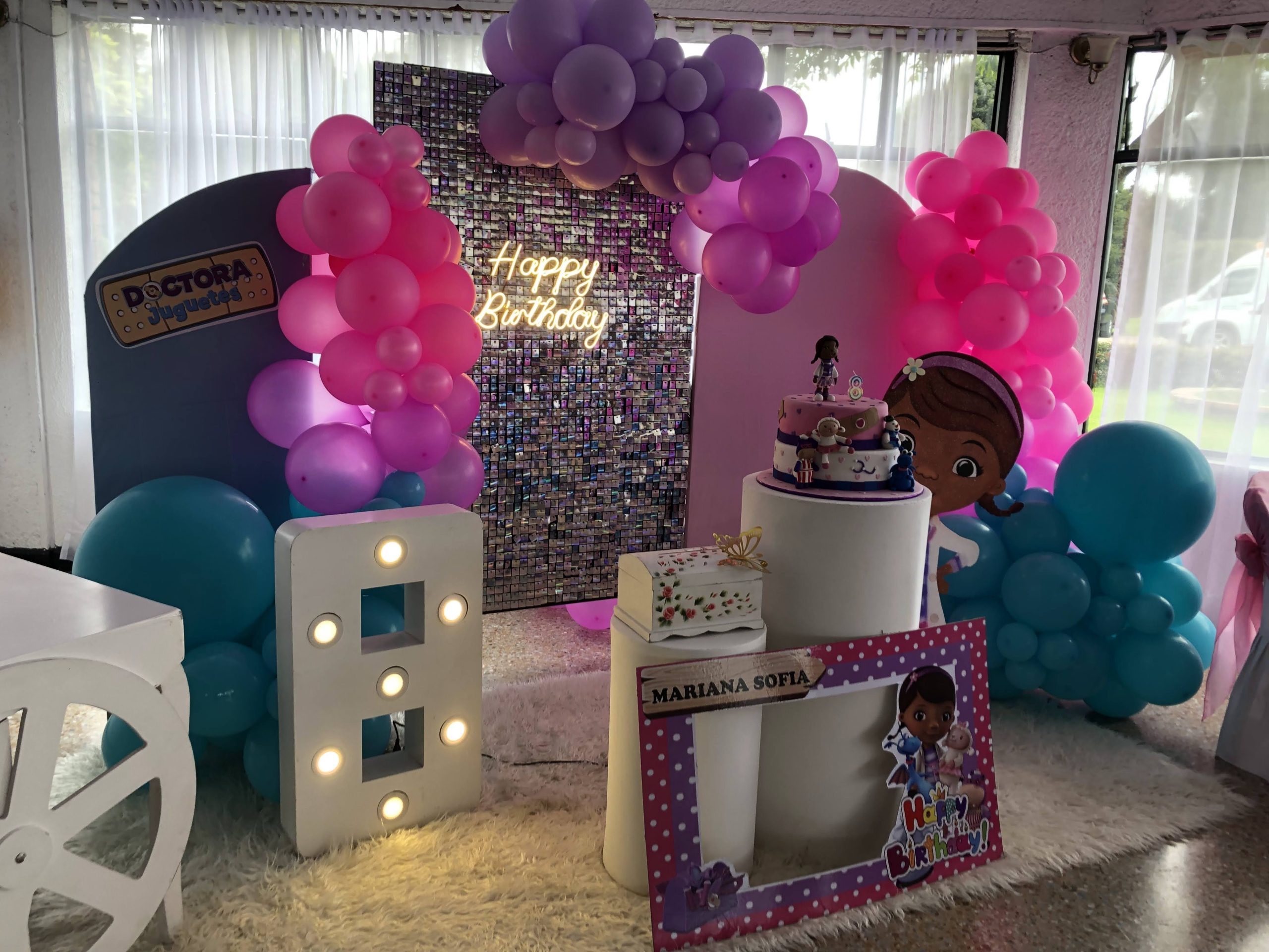 decoracion fiesta infantil doctora juguetes - Imagen 5